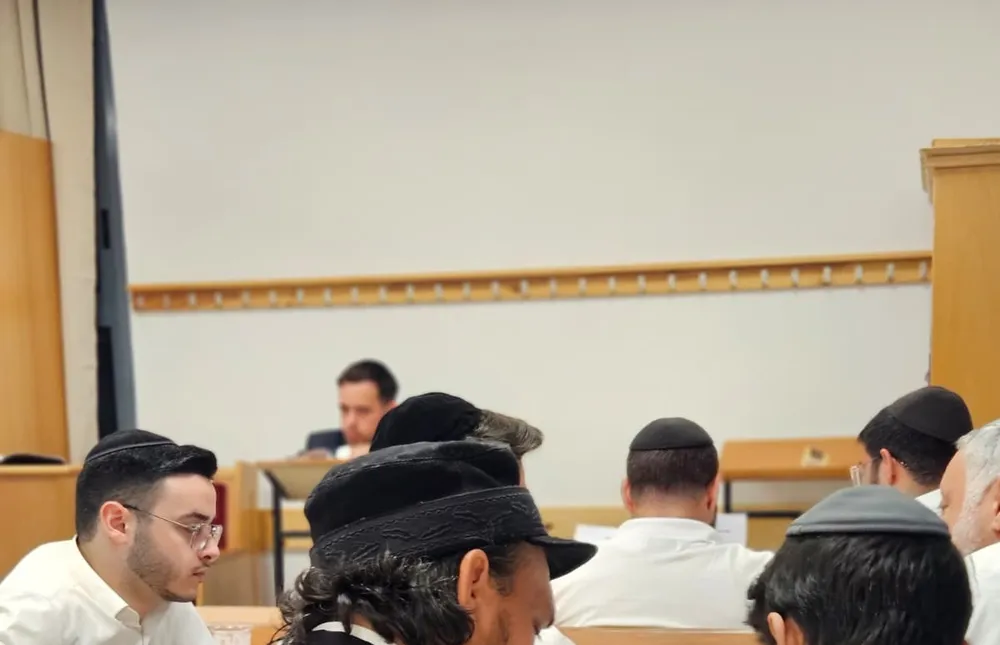 גלריה - אבא ובן על אותו דף