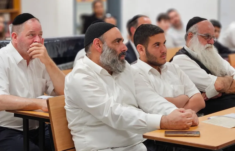 גלריה - אבא ובן על אותו דף