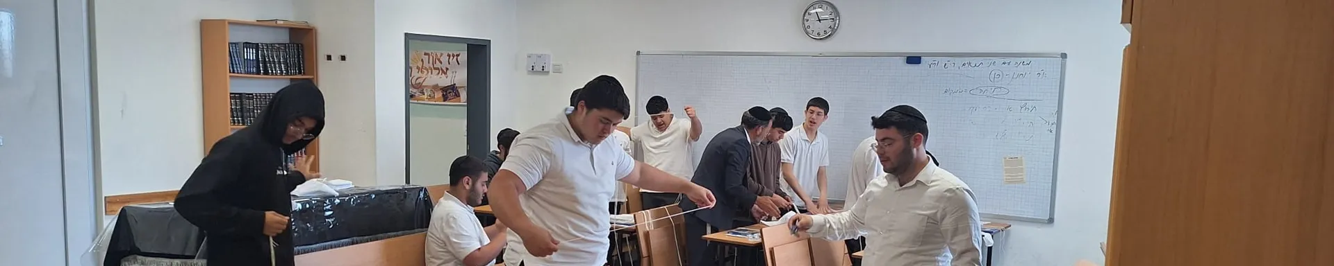 רקע פתיחה - ציצית משלנו