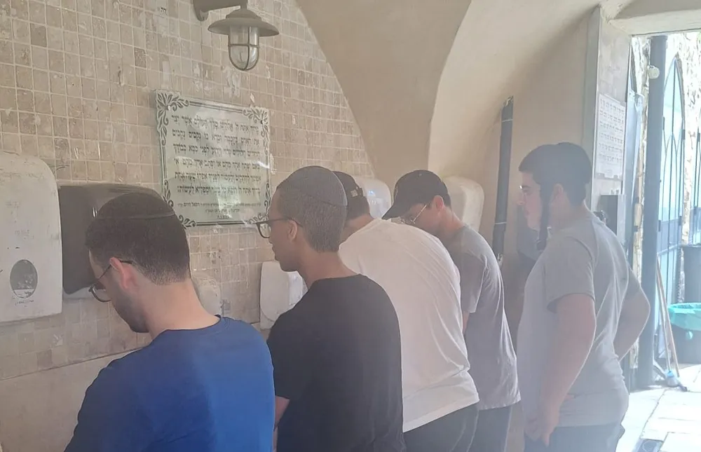 גלריה - ירדנו אל הנהר