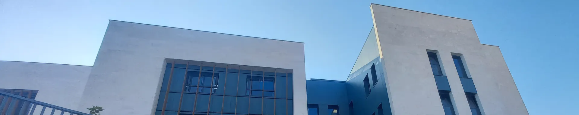 רקע עמוד החדשות - בניין ישיבת זיו אור חריש