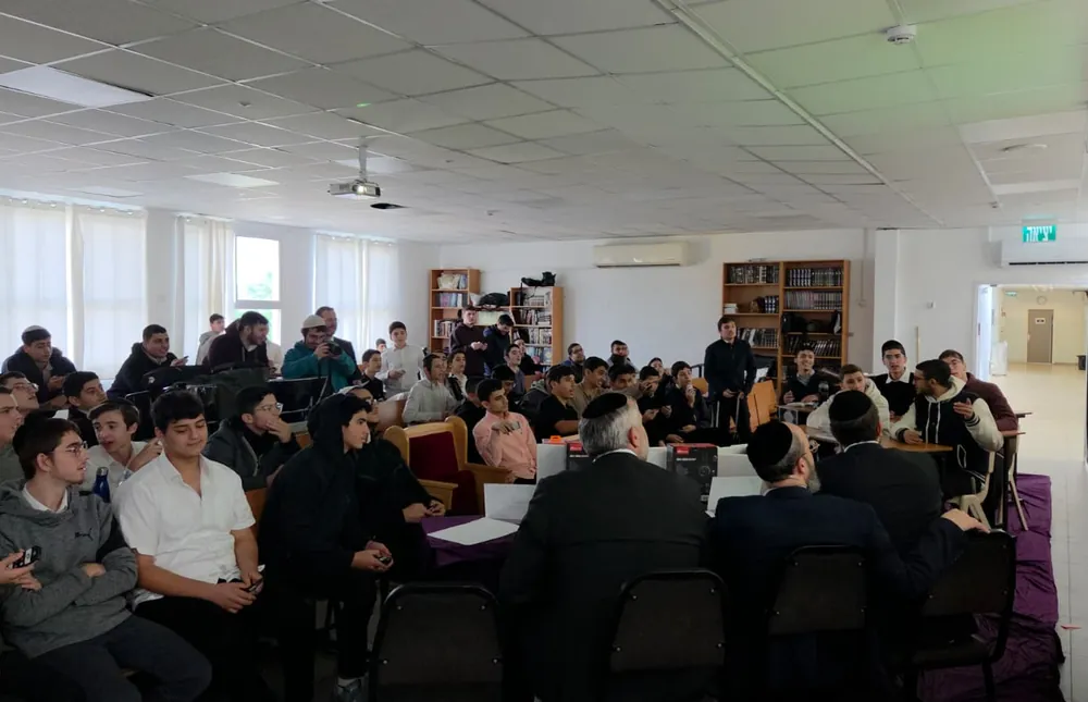 טקס הגמר באולם - גמר אור ההלכה
