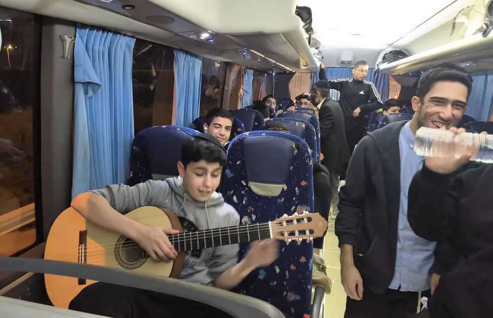 נסיעה ופעילות גיבוש - ההתמדה עלתה לאוטובוס